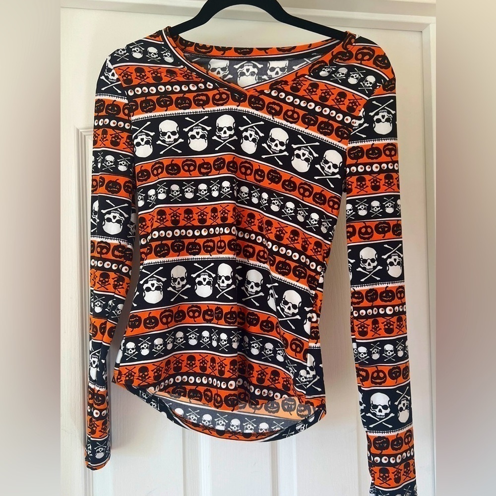 No Boundaries - Women’s Fun Halloween Shirt. Size M (7-9)